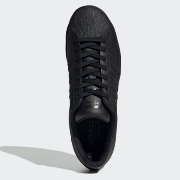 Adidas superstar in black main image 4